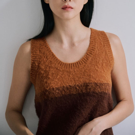 *new* vintage knitted sleeveless top